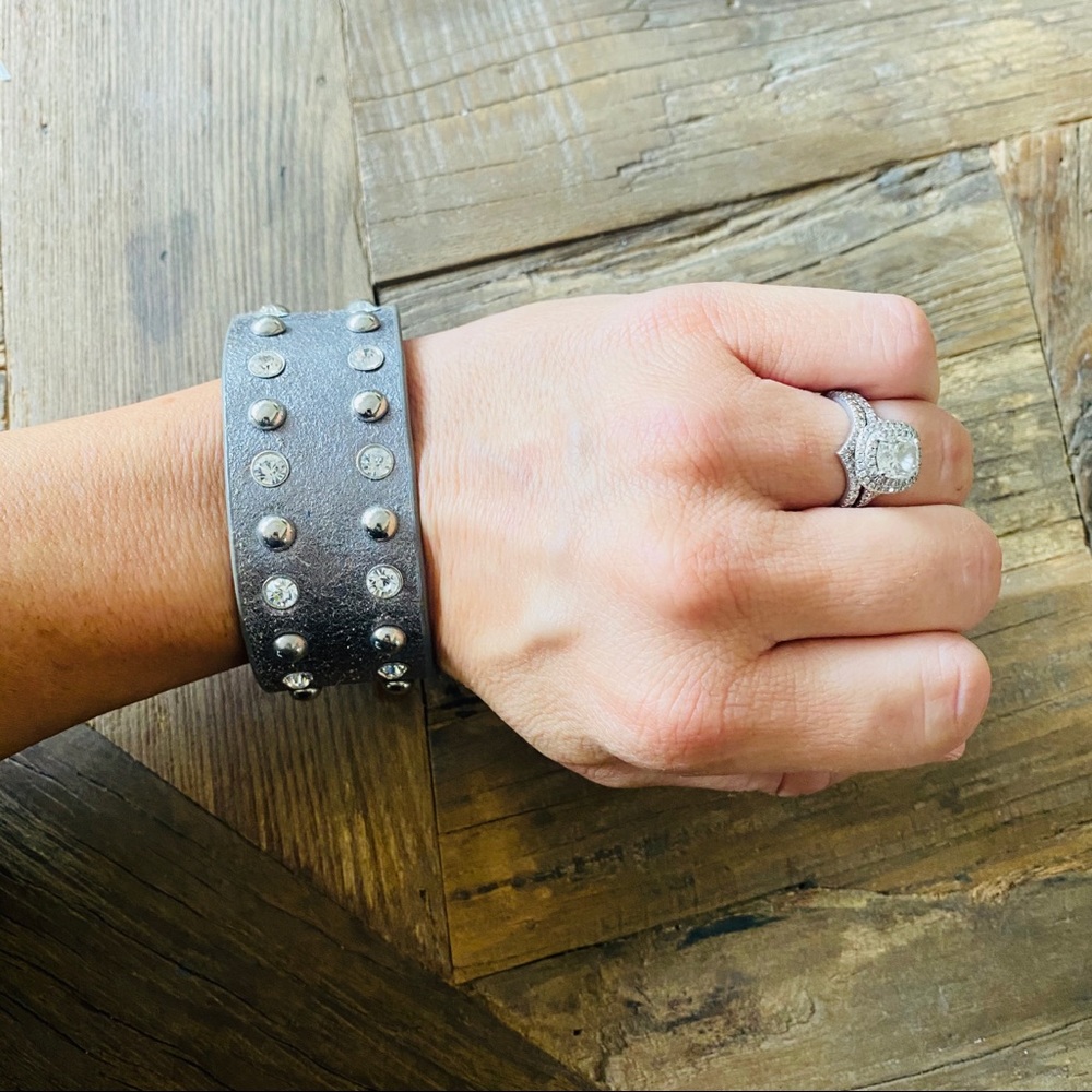 Genuine Leather Silver beaded magnetic bracelet